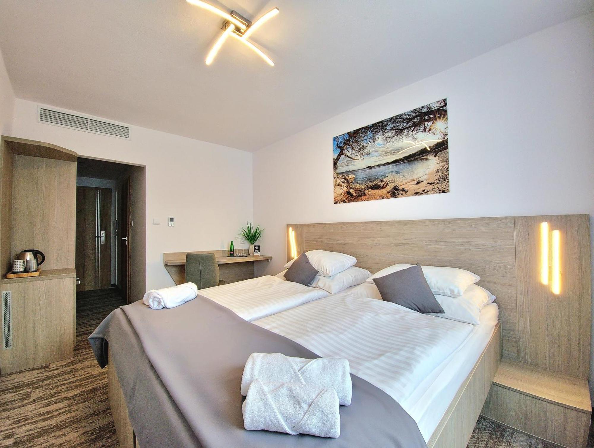 Hotel Crystal Kösice Dış mekan fotoğraf